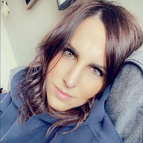 Meet your Posher, Danielle - Picture 5 of 6